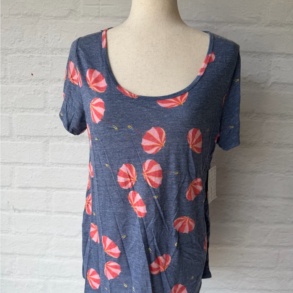 ✨NWT✨ LuLaRoe Classic T Large